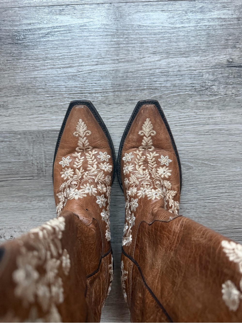 Brown Embroidered Pointed-Toe Heeled Boots